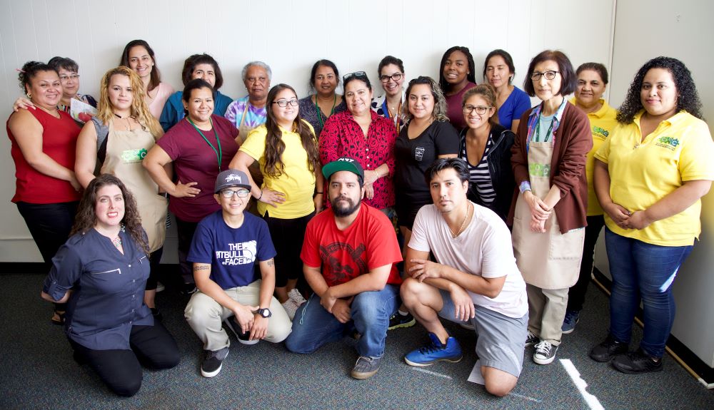 Una foto de grupo de todo el equipo de trabajo.